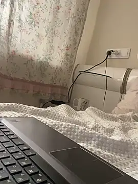 missevacrystal online show from October 16, 2025, 9:17 am