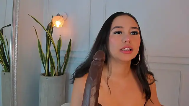 Jazmiinee online show from October 15, 2025, 7:22 pm