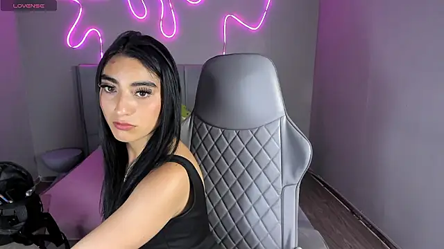 Emma and Issac online show from February 6, 2026, 8:16 pm