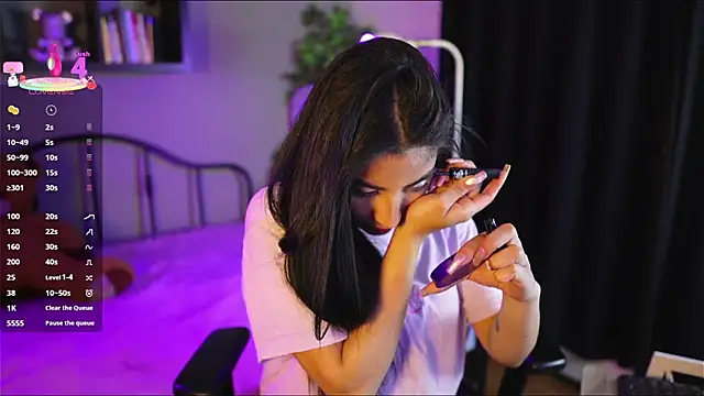 Emma and Issac online show from January 9, 2026, 4:19 am