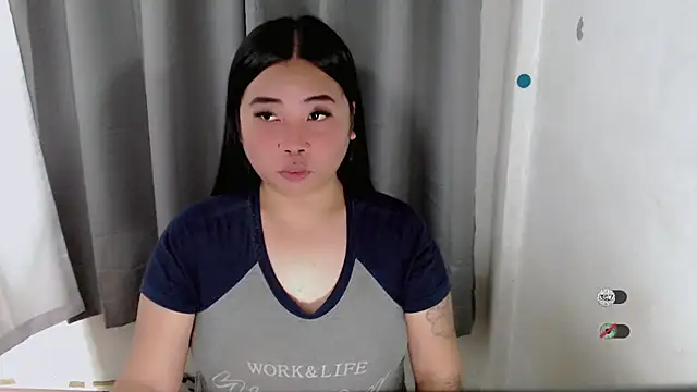 Yhana Slut online show from September 25, 2025, 4:29 am