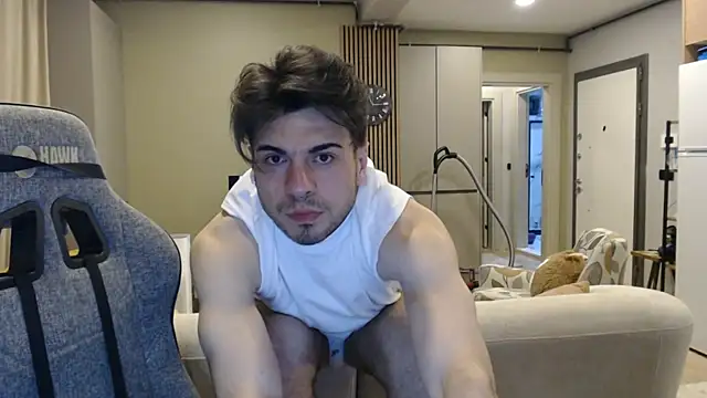 toyboytlg online show from April 20, 2026, 9:27 pm