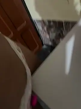 laure torres online show from September 12, 2025, 8:03 am