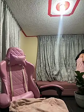 laure torres online show from October 1, 2025, 10:57 pm