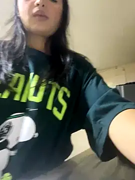 Valleriie  online show from September 26, 2025, 1:29 pm