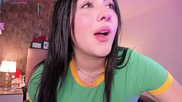 marian  stone online show from December 3, 2025, 6:29 pm