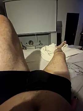 Snapshot of TrisalQuente chatting on February 19, 2026, 7:22 pm TrisalQuente online show from February 19, 2026, 7:22 pm