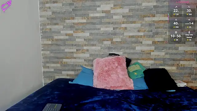 Snapshot of violett__golden chatting on November 8, 2025, 9:46 am violett golden online show from November 8, 2025, 9:46 am