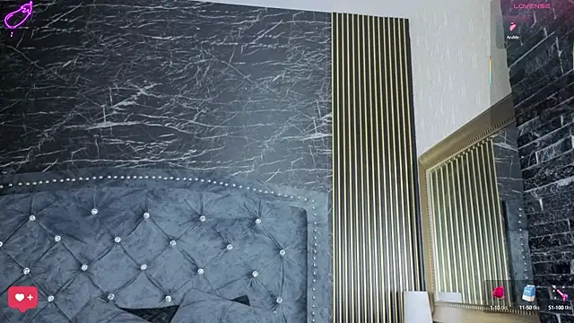 Snapshot of violett__golden chatting on September 22, 2025, 10:43 am violett golden online show from September 22, 2025, 10:43 am