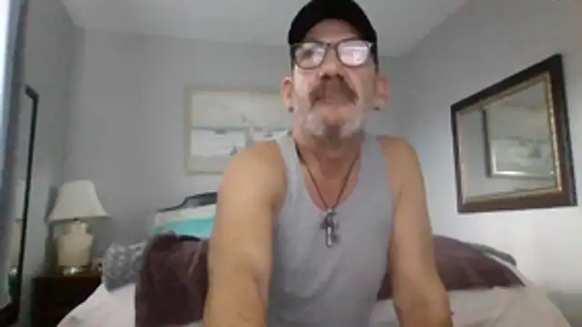 FoxnMouse online show from October 25, 2025, 5:02 pm