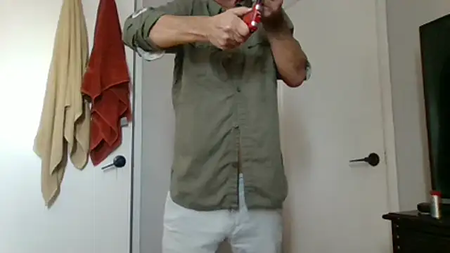 FoxnMouse online show from October 21, 2025, 2:27 pm