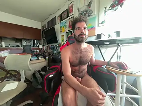 Snapshot of Pupscritch chatting on May 29, 2026, 1:39 pm Pupscritch online show from May 29, 2026, 1:39 pm