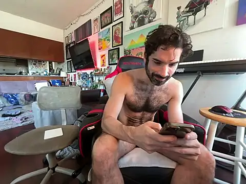 Snapshot of Pupscritch chatting on February 24, 2026, 6:53 pm Pupscritch online show from February 24, 2026, 6:53 pm