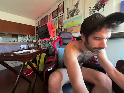 Snapshot of Pupscritch chatting on February 3, 2026, 7:41 pm Pupscritch online show from February 3, 2026, 7:41 pm