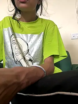 modelnishu online show from September 29, 2025, 3:57 am