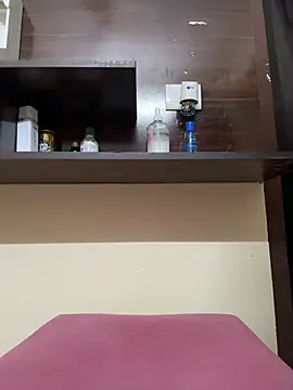 modelnishu online show from March 3, 2026, 1:18 pm