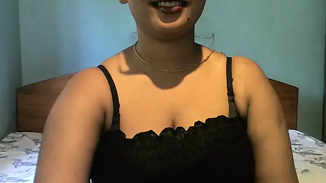 Snapshot of LoveTrainX chatting on March 3, 2026, 7:37 am LoveTrainX online show from March 3, 2026, 7:37 am