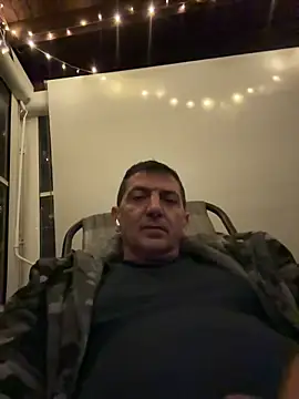 Snapshot of BULLBSX chatting on April 8, 2026, 11:06 pm BULLBSX online show from April 8, 2026, 11:06 pm