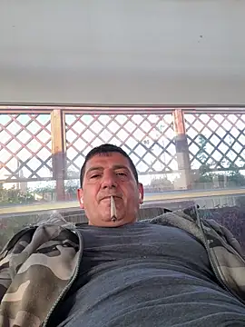 Snapshot of BULLBSX chatting on April 15, 2026, 6:41 am BULLBSX online show from April 15, 2026, 6:41 am