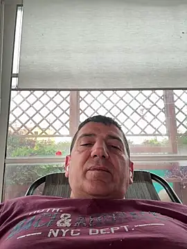 Snapshot of BULLBSX chatting on April 14, 2026, 6:40 am BULLBSX online show from April 14, 2026, 6:40 am