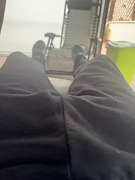 Snapshot of BULLBSX chatting on April 12, 2026, 2:53 pm BULLBSX online show from April 12, 2026, 2:53 pm