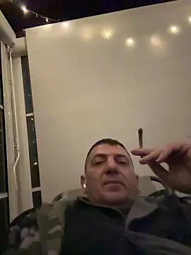 Snapshot of BULLBSX chatting on March 25, 2026, 11:03 pm BULLBSX online show from March 25, 2026, 11:03 pm