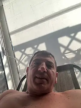 Snapshot of BULLBSX chatting on April 10, 2026, 3:41 pm BULLBSX online show from April 10, 2026, 3:41 pm