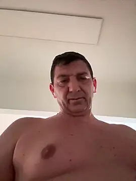 Snapshot of BULLBSX chatting on April 16, 2026, 11:22 am BULLBSX online show from April 16, 2026, 11:22 am