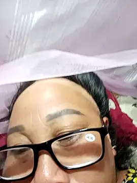 Mamapm20 online show from September 13, 2025, 8:53 pm