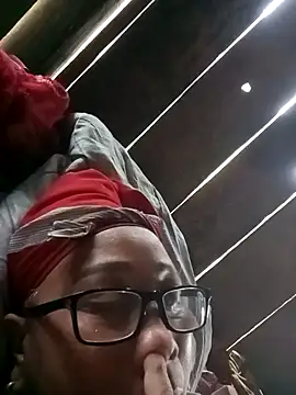 Mamapm20 online show from September 25, 2025, 4:18 am