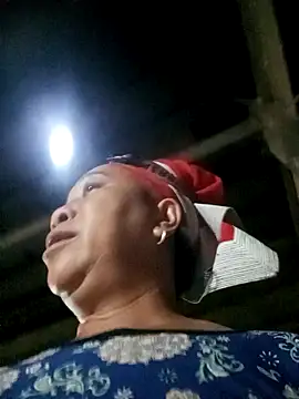 Mamapm20 online show from September 12, 2025, 1:33 pm