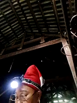 Mamapm20 online show from October 29, 2025, 9:41 am