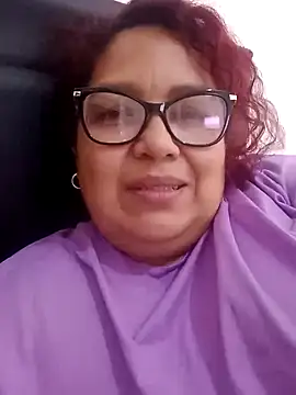 ladytropical1 online show from September 22, 2025, 12:44 pm