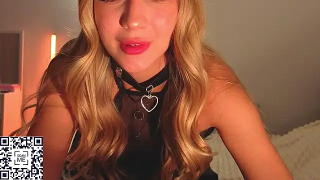 Martina Isseee online show from October 30, 2025, 4:48 pm