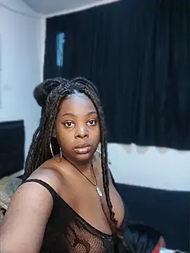 Snapshot of Bonnie_ada12 chatting on February 18, 2026, 12:23 pm Bonnie ada12 online show from February 18, 2026, 12:23 pm