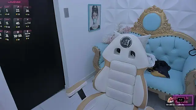 megann  up online show from November 8, 2025, 11:30 pm