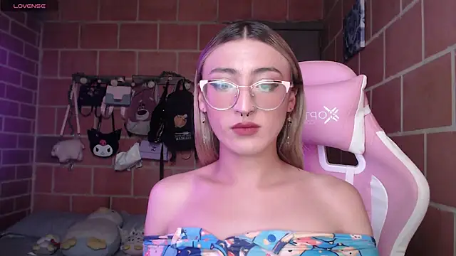 Snapshot of Andrea_camilaaa chatting on June 9, 2026, 3:24 pm Andrea camilaaa online show from June 9, 2026, 3:24 pm