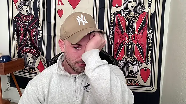 brettmycles28 online show from December 20, 2025, 5:27 pm