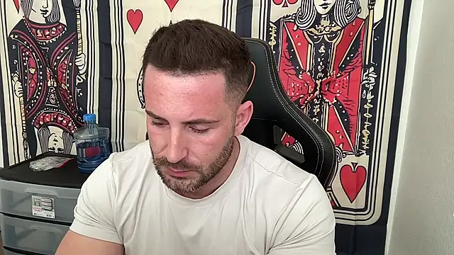 brettmycles28 online show from November 13, 2025, 4:22 pm