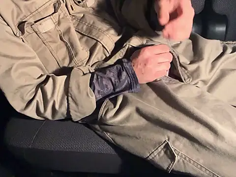 Snapshot of CAMEL1913 chatting on October 31, 2025, 5:09 pm CAMEL1913 online show from October 31, 2025, 5:09 pm