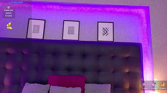 Sharonevanss  online show from May 30, 2026, 8:03 pm