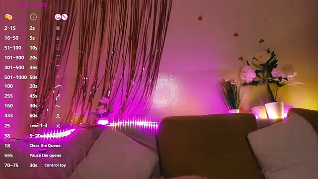 Snapshot of Miss_Mila_ chatting on May 28, 2026, 6:14 pm Miss Mila online show from May 28, 2026, 6:14 pm