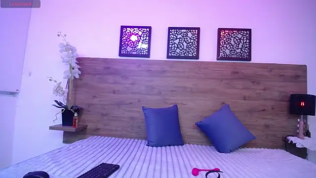 Snapshot of AlexandraCambell chatting on October 11, 2025, 7:26 pm AlexandraCambell online show from October 11, 2025, 7:26 pm