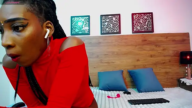 Snapshot of AlexandraCambell chatting on October 12, 2025, 7:32 am AlexandraCambell online show from October 12, 2025, 7:32 am