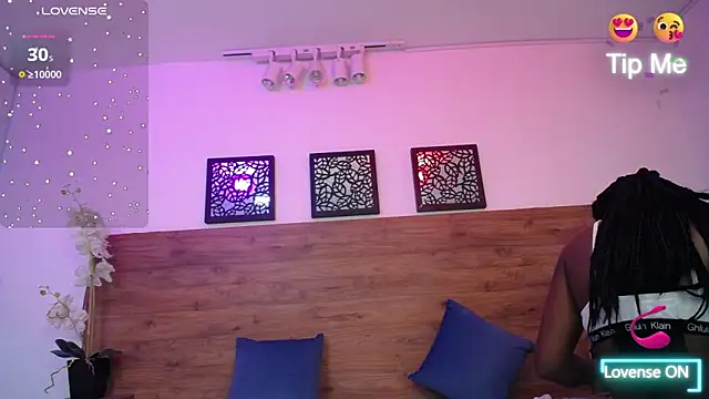 Snapshot of AlexandraCambell chatting on September 16, 2025, 7:48 pm AlexandraCambell online show from September 16, 2025, 7:48 pm