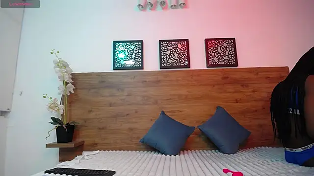 Snapshot of AlexandraCambell chatting on October 6, 2025, 7:47 pm AlexandraCambell online show from October 6, 2025, 7:47 pm