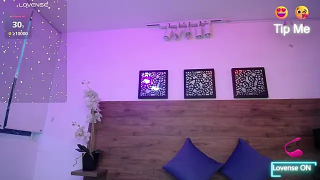 Snapshot of AlexandraCambell chatting on September 17, 2025, 7:38 pm AlexandraCambell online show from September 17, 2025, 7:38 pm