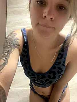 karla-thomsom10 online show from October 8, 2025, 10:43 pm