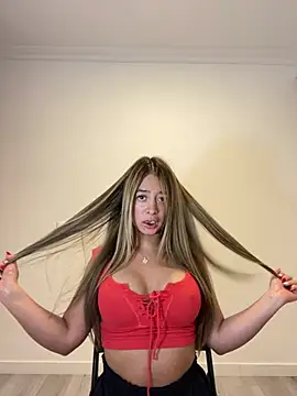 Snapshot of Zara_Ross chatting on February 8, 2026, 3:37 am Zara Ross online show from February 8, 2026, 3:37 am