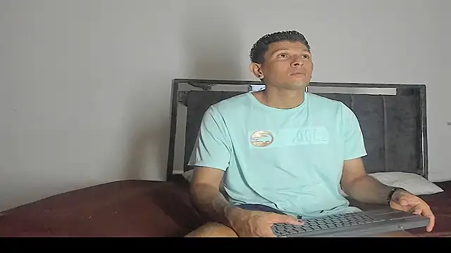 lindoshot sexlove online show from December 3, 2025, 3:07 am